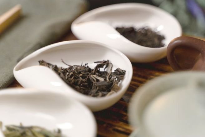 ciotola con tè oolong