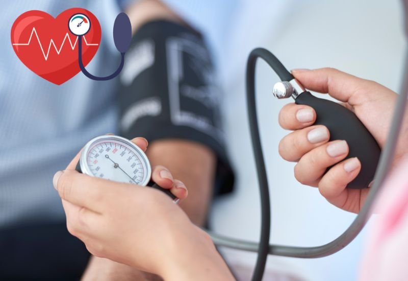 Misurazione della pressione sanguigna e degli effetti del tè sulla ipertensione